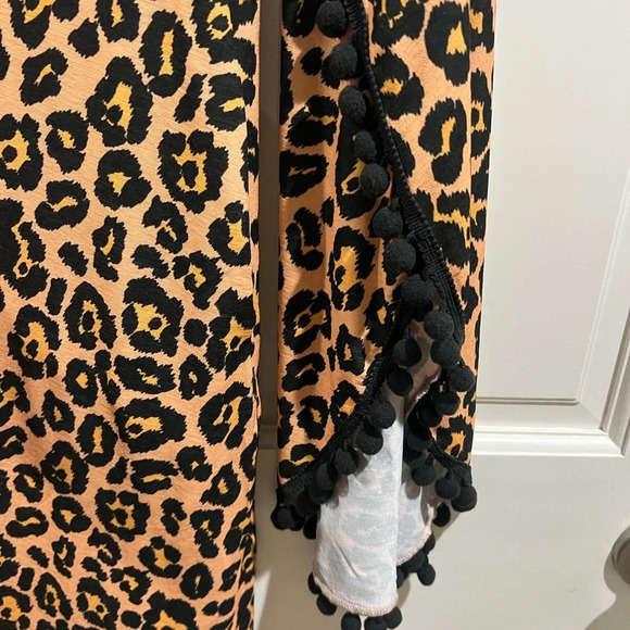 Simply Southern Leopard Print Bell Sleeve Dress Size Medium - Picture 5 of 6